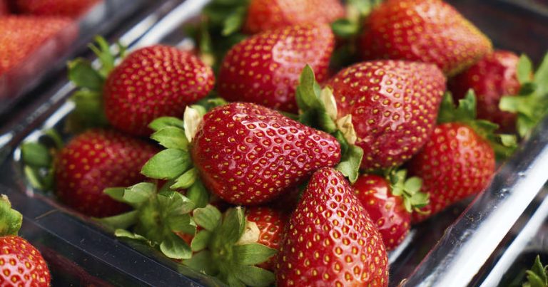 Dişləri təbii şəkildə ağardan məhsullar bunlardır