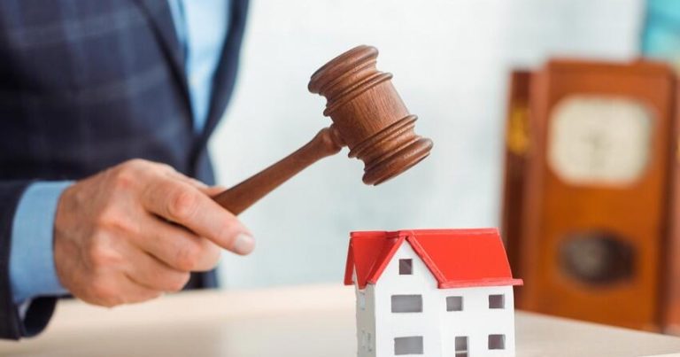 Azərbaycanda 4 bağlanmış bankın əmlakları hərraca çıxarılır