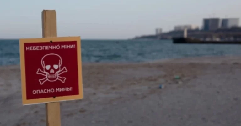 Odessa sahilində iki mina partlayıb: Ölənlər var