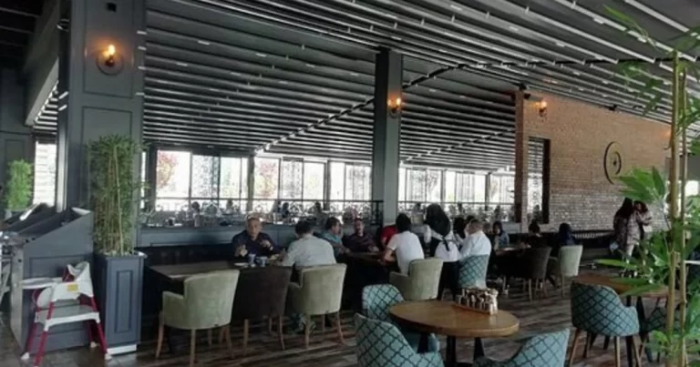 Bakıda qadın sahibkar kafedə müştərini döydü