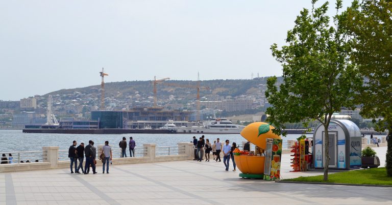 Bakı bulvarında insident: həbs edilən var