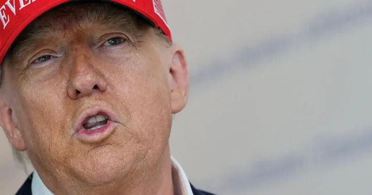 Tramp Ukraynaya maliyyə dəstəyini dayandırdı