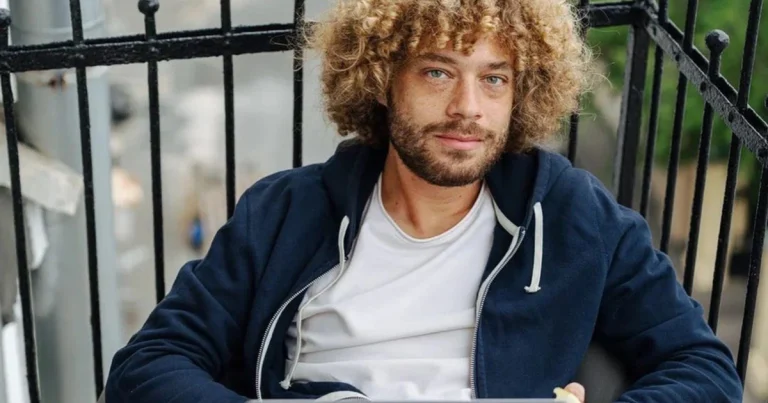 Tanınmış rusiyalı bloqerə 100 milyon cərimə və səkkiz illik həbs