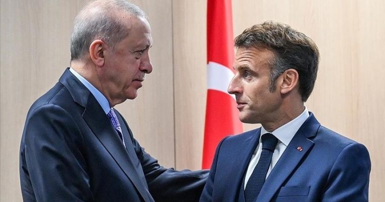 Ərdoğan və Makron Ukrayna və Qəzza məsələlərini müzakirə etdi