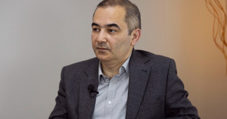 Ekspert: Müəllimlərdən əvvəl onları hazırlayan müəllimlər sertifikasiya olunmalıdır