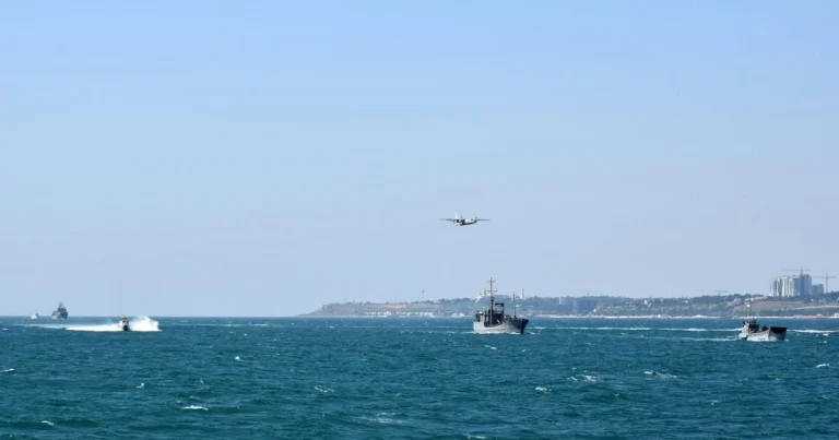 Rusiya Ukrayna gəmisinə zərbə endirdi: bir ölü, bir neçə yaralı