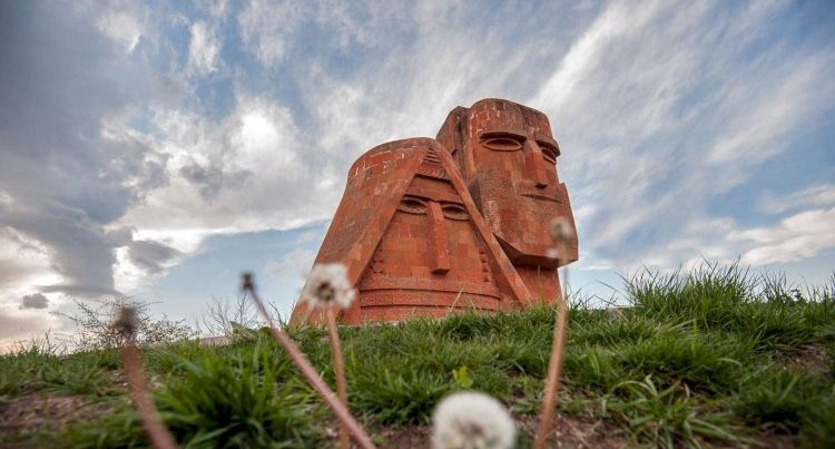 “Xankəndidəki heykəlin altında ermənilərin gizli…” – Tikintidə iştirak edən şəxs danışdı