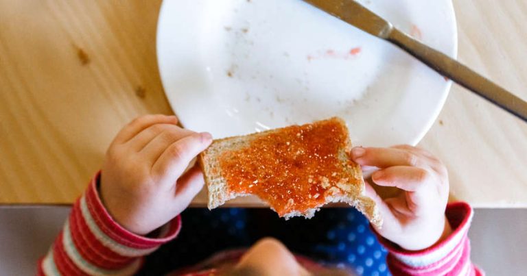 Uşaqlar üçün çox zərərli olan məşhur qidalar bunlardır