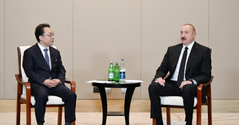 İlham Əliyev Tiencində “CETC” korporasiyasının baş direktoru ilə görüşüb