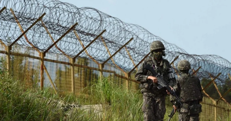 Şimali Koreya hərbçiləri demarkasiya xəttini keçdi – Xəbərdarlıq atəşi açıldı
