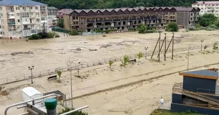 Rusiyada üç yaşayış məntəqəsi su altında qalıb