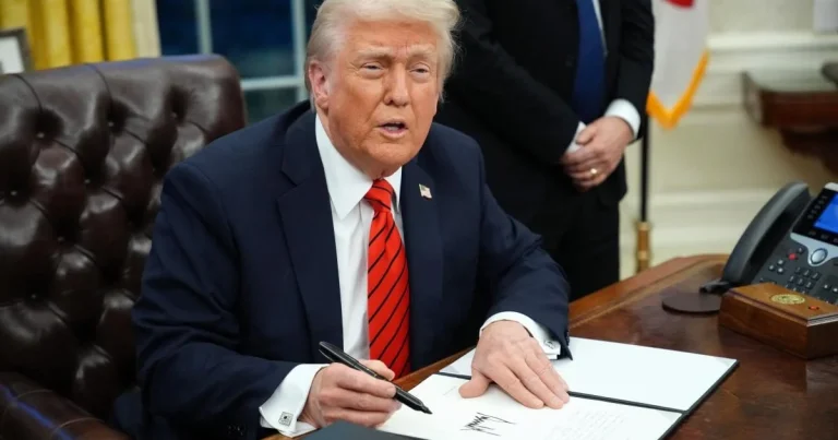 Tramp Ukraynadakı müharibədən sonra ABŞ qoşunlarının yerləşdirilməsini nəzərdən keçirir