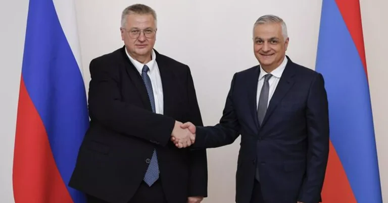 Ermənistan və Rusiya rəsmiləri regional kommunikasiyaların açılmasını müzakirə ediblər