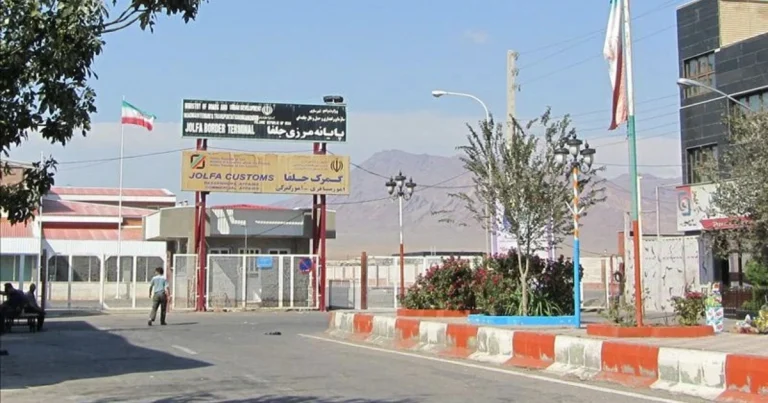 İran azərbaycanlı sürücülərdən “Tramp marşrutu”nun acığını çıxır: “Bizimlə heyvan kimi davranırlar”