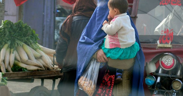 BMT Əfqanıstanda aclıqdan əziyyət çəkən uşaqların sayının kəskin artdığını bildirib