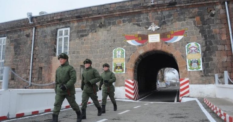 102-ci bazanın çıxmasını Bakı və Ankara istəyir?