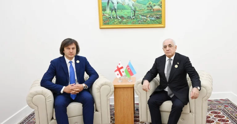 Azərbaycan və Gürcüstan baş nazirləri Türkmənbaşıda görüşdülər
