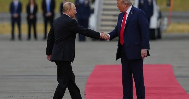 Trampla görüşən Putinin oxşarı olub? – Gözdən qaçan ŞOK DETAL