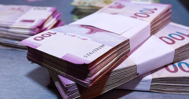 Azərbaycan manatına rəqib gəlir