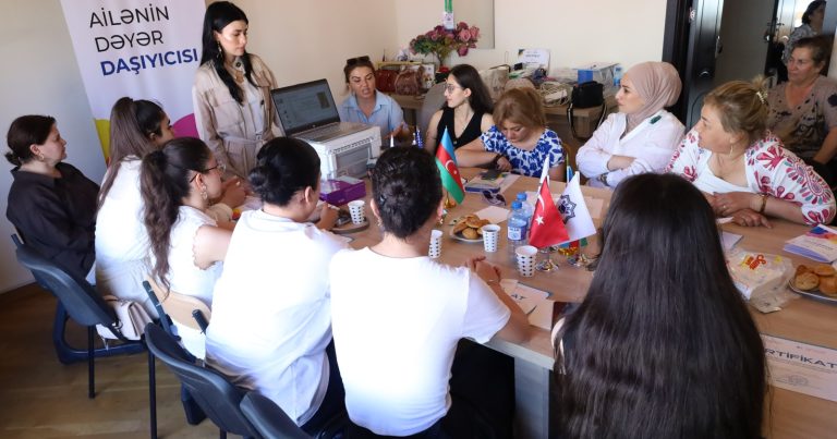 “Ailənin dəyər daşıyıcısı. Ana və Qadın” layihəsi çərçivəsində silsilə təlimlər təşkil olunub