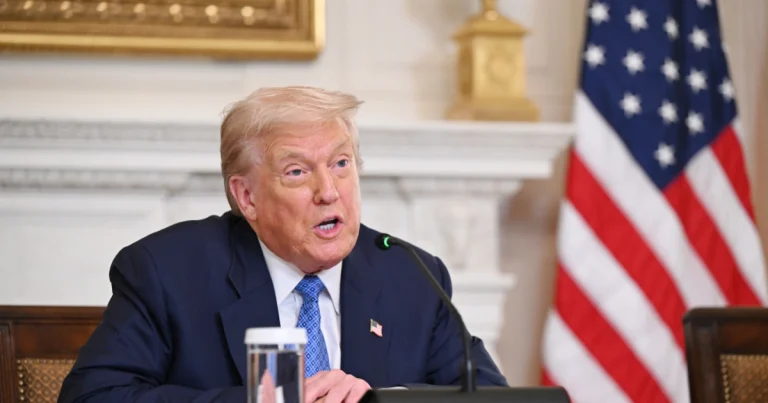 Tramp Putinlə görüşdən əvvəl mətbuatı sərt tənqid edib