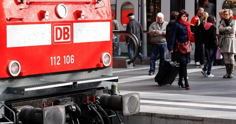 Almaniyada dövlət dəmiryolu şirkətinin rəhbəri vəzifədən azad edildi