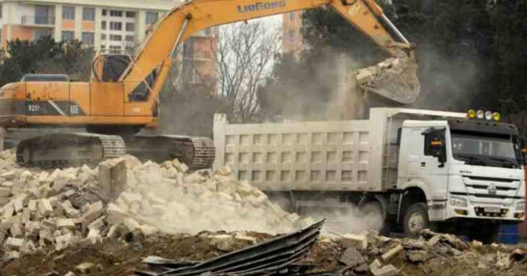 Bakının bu ərazisində söküntü başladı – FOTO