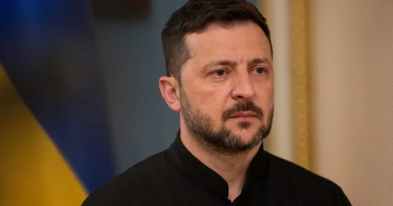 Zelenski: “Ukrayna öz torpaqlarını verməyəcək”