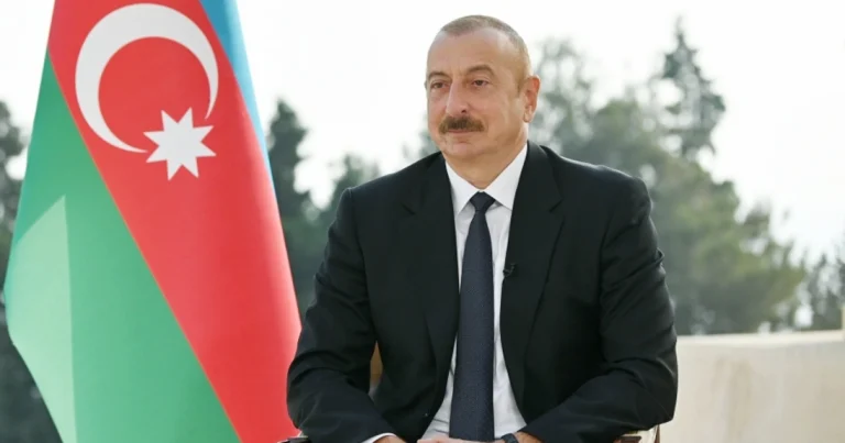 Prezident İlham Əliyev: “Kəlbəcər indi dünyanın ən gözəl mənzərəli şəhərlərindən birinə çevrilir” Prezident İlham Əliyev: “Kəlbəcər indi dünyanın ən gözəl mənzərəli şəhərlərindən birinə çevrilir”
