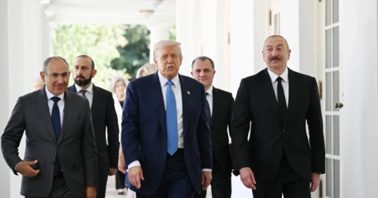 Tramp Vaşinqton görüşü ilə bağlı paylaşım etdi