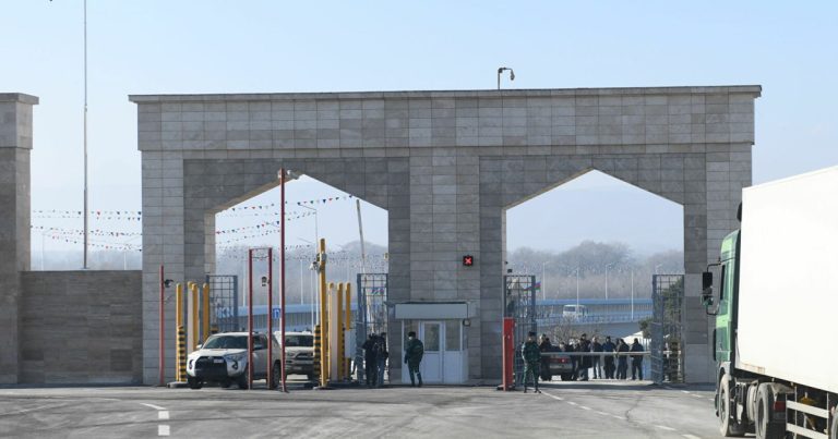 Quru sərhədlərin açılması ilə bağlı mühüm anons