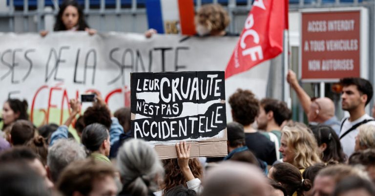 Fransada 200 min nəfər kütləvi etiraz aksiyalarına qoşulub