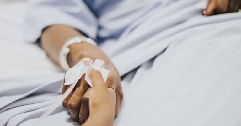 Xalq artisti kliniki ölüm keçirdi: “2 dəfə komada olmuşam” – FOTO