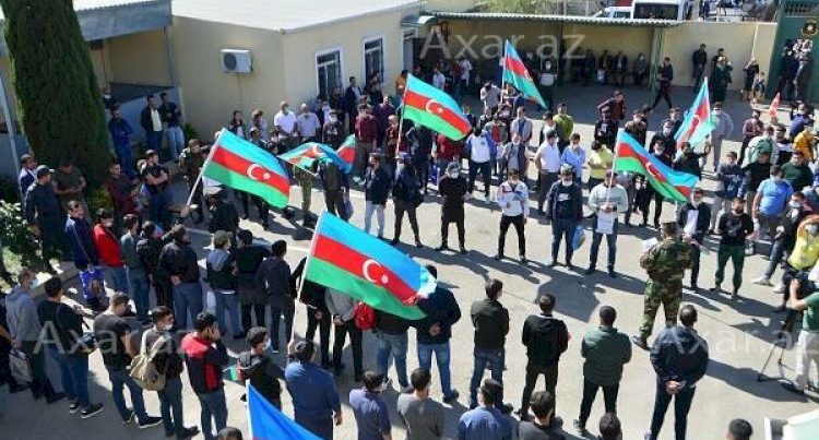 Hərbi xidmətə gedəcək şəxslərin NƏZƏRİNƏ