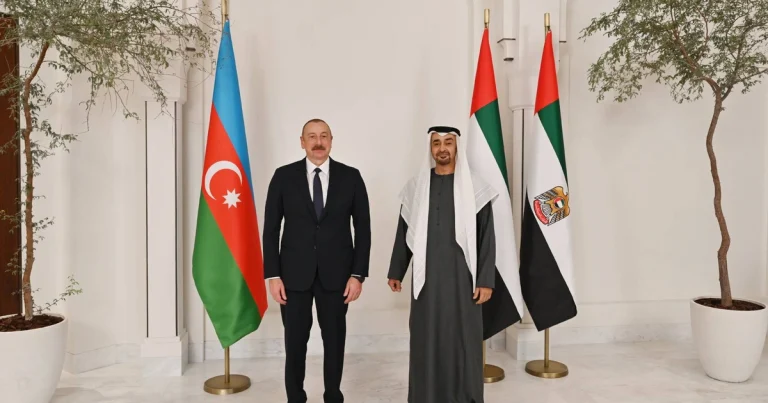 İlham Əliyev BƏƏ prezidentini Füzulidə qarşıladı İlham Əliyev BƏƏ prezidentini Füzulidə qarşıladı