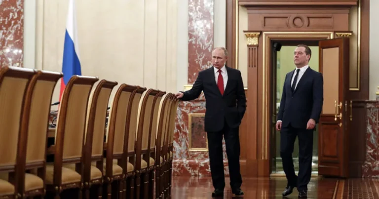 Moskvanı silkələyən qərar: Putin qəribə təklif irəli sürdü, Medvedev təhdid etdi – Yeni hücum
