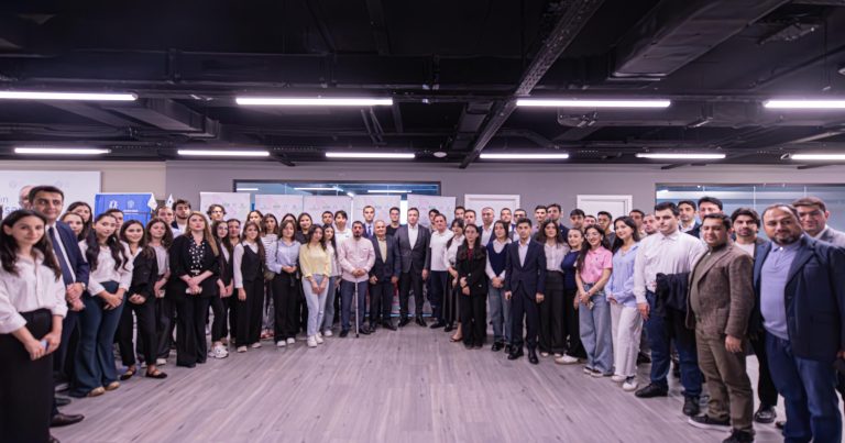 “Konstitusiya və Suverenlik İli” çərçivəsində elan olunmuş qrant müsabiqəsinin qalibləri ilə görüş keçirilib