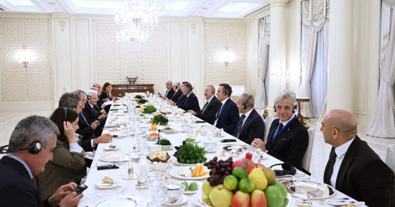 İtaliya Prezidenti Sercio Mattarellanın şərəfinə rəsmi ziyafət verilib