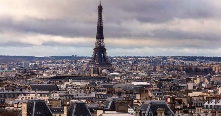 Eyfel qülləsi etirazlara görə fəaliyyətini dayandırdı