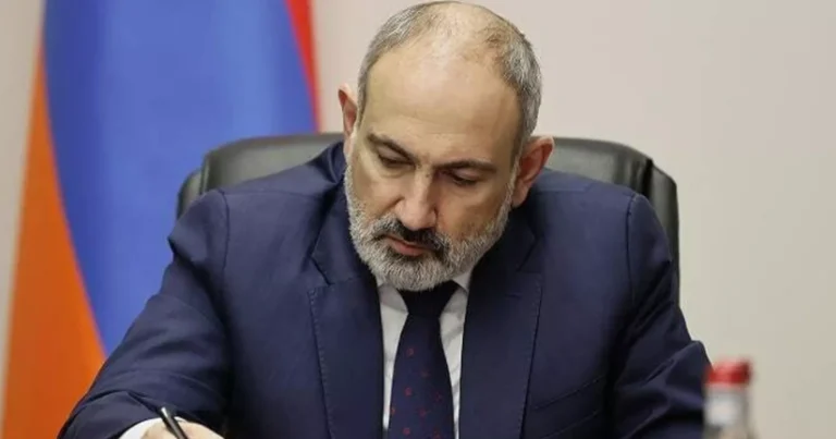 Paşinyan bir sıra məmurları vəzifələrindən azad edib