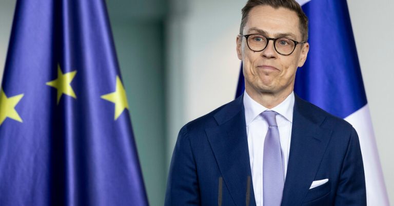 Finlandiya Prezidenti: Rusiyanı tanıyıram, amma rahatam