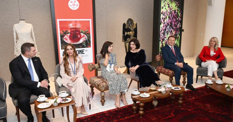 Leyla Əliyeva və Arzu Əliyeva Nyu-Yorkda “Anadolunun qapıları arxasındakı xəzinələr” adlı sərgidə iştirak ediblər