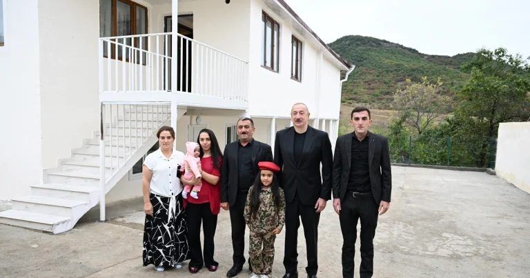 İlham Əliyev Xocalı rayonunun Seyidbəyli kəndində olub