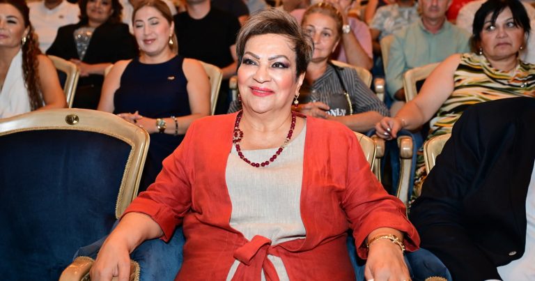 “Şərəf” ordeni Xalq artisti Afaq Bəşirqızına təqdim olunub-FOTOLAR