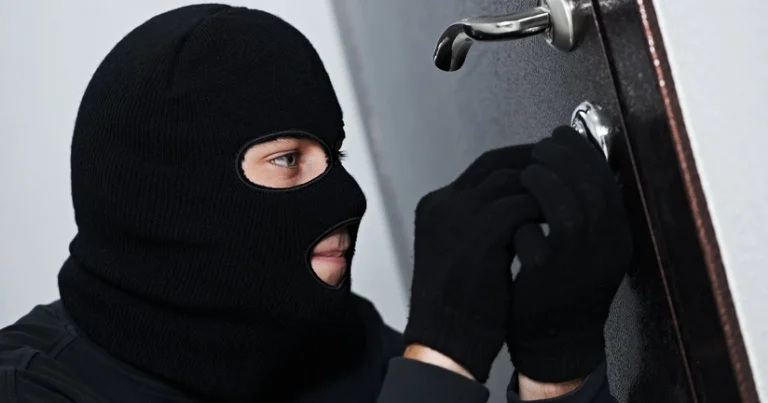 Şəkidə evə maskalı şəxslər basqın edib, saxlanılanlar var