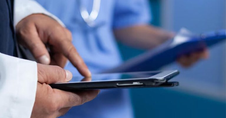 Bakıda məşhur həkimin klinikası külli miqdarda borca düşdü – FOTO