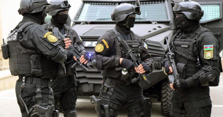 Polis əməliyyat keçirdi: silahlılar ələ keçdi – FOTO