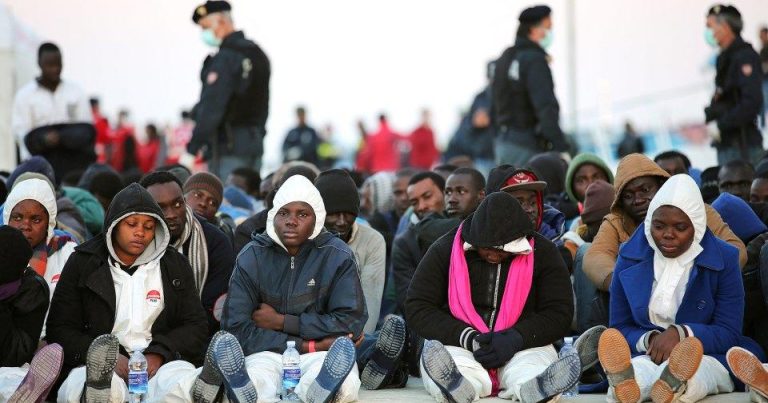 Miqrant böhranı Avropanı silkələyir: Azərbaycan üçün hansı risklər var?