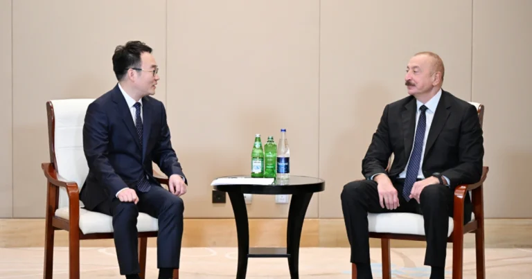 İlham Əliyev “Powerchina group” şirkətlər qrupunun icraçı vitse-prezidenti ilə görüşüb