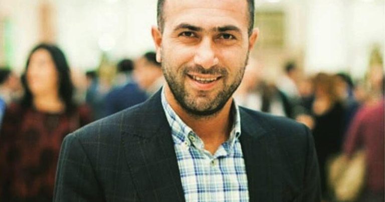 Azərbaycanlı müğənninin avtomobili yandı